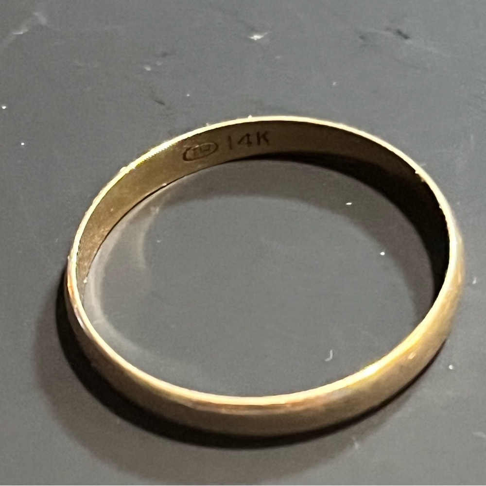 PRE-LOVED AUTHENTIC YELLOW 14K GOLD UNISEX BAND RING